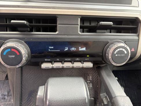 Used 2024 Toyota Tacoma SR5 AWD/4WD image 22