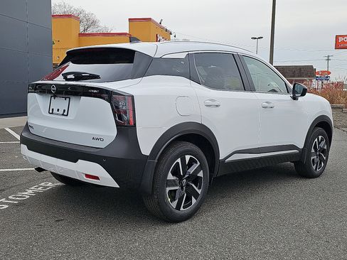 New 2026 Nissan Kicks SV w/ SV Premium Package image 4