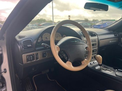 Used 2004 Ford Thunderbird image 20