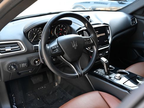 Used 2022 Maserati Ghibli Modena Q4 AWD/4WD image 16