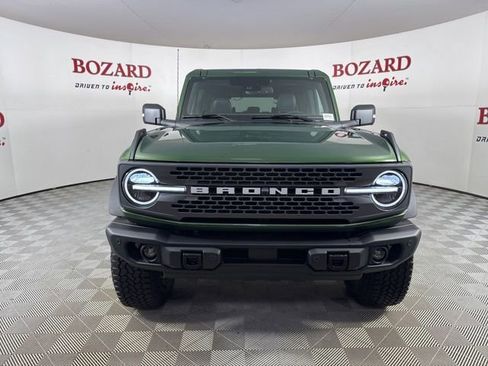 New 2025 Ford Bronco Badlands image 2