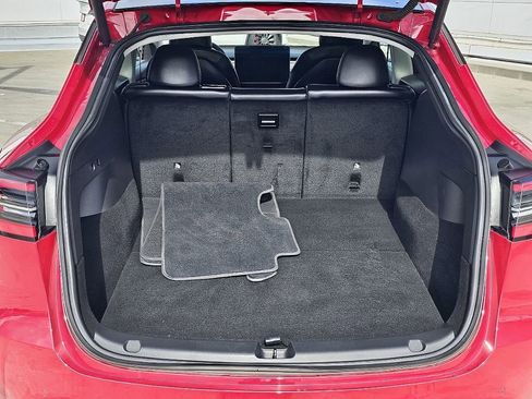 Used 2021 Tesla Model Y Long Range image 11