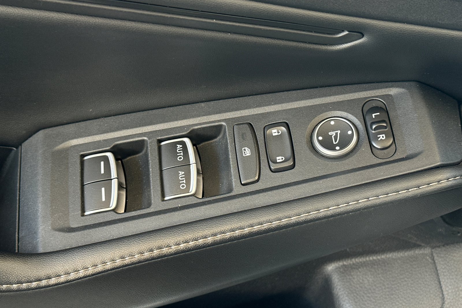 Used 2024 Honda Accord Sport image 12