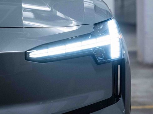 New 2026 Volvo EX30 Ultra image 3