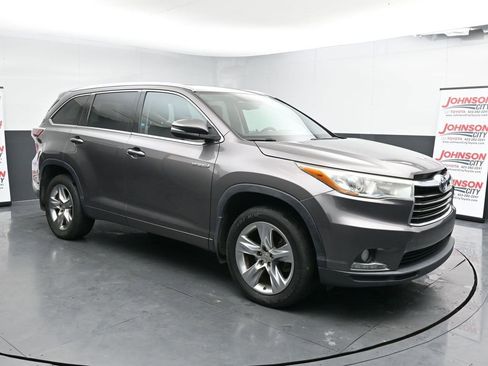 Used 2015 Toyota Highlander Limited image 2