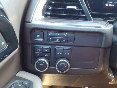 Used 2025 Chevrolet Tahoe LT AWD/4WD image 18