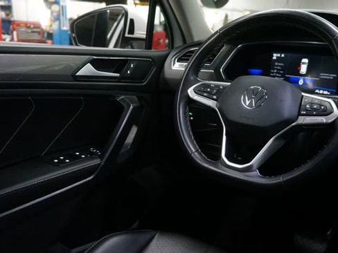 Certified 2023 Volkswagen Tiguan SE image 36