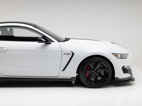 Used 2017 Ford Mustang Shelby GT350R w/ GT350R Equipment Group 920A image 23