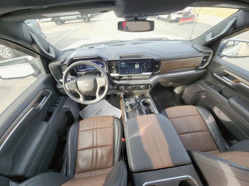 Used 2023 Chevrolet Silverado 1500 High Country w/ High Country Premium Package image 30