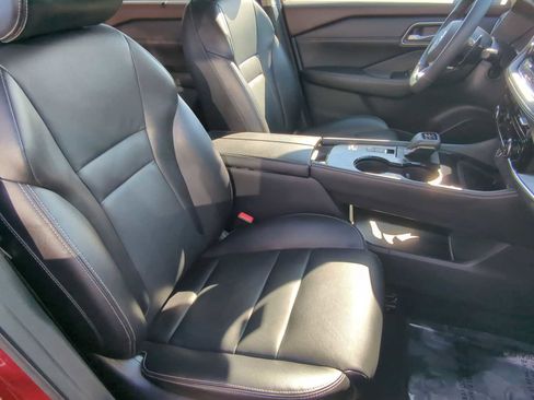 Used 2021 Nissan Rogue SL w/ Premium Package image 23