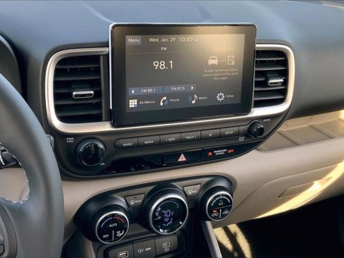 New 2025 Hyundai Venue SEL image 10