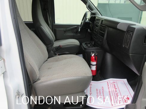 Used 2018 Chevrolet Express 3500 LT w/ LT Preferred Equipment Group RWD image 15