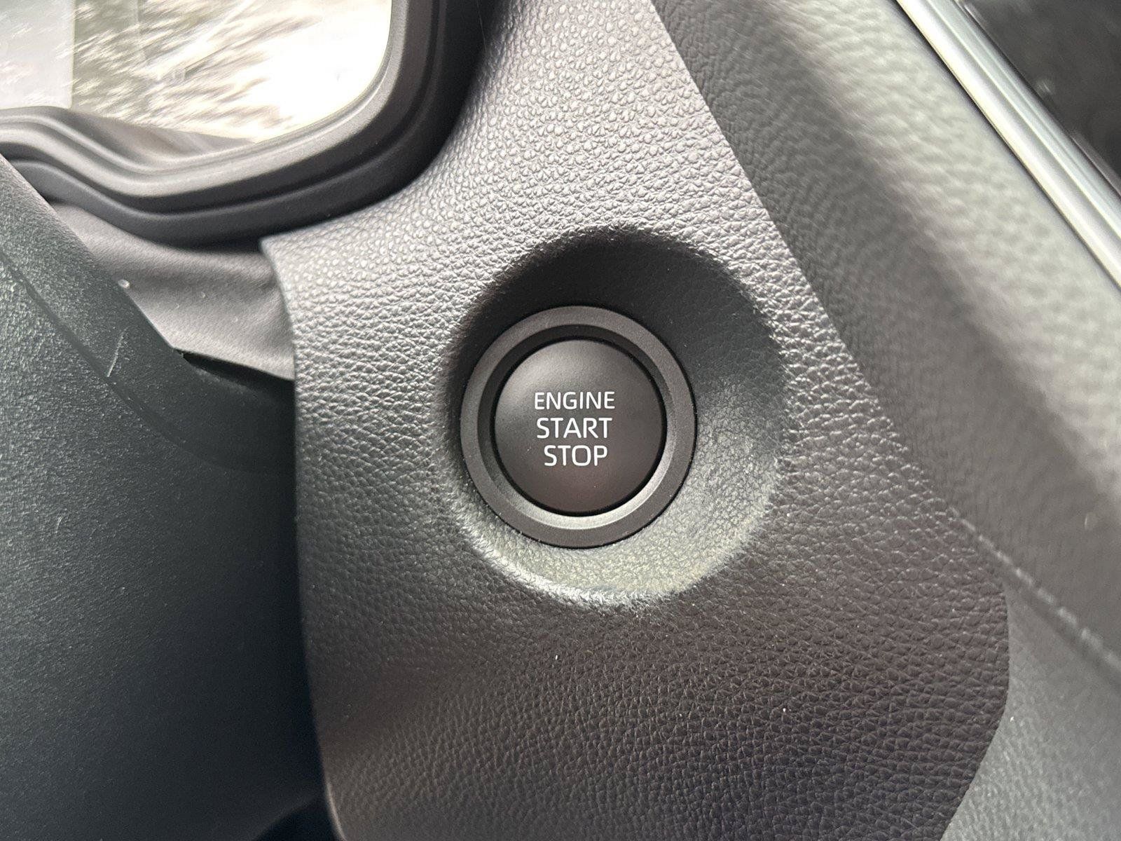 Used 2024 Toyota Corolla Cross LE FWD image 19