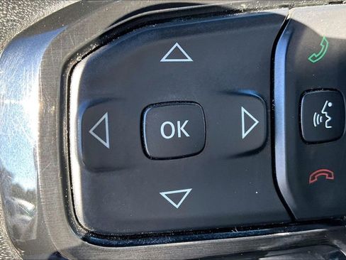 Used 2022 RAM 1500 Limited w/ Body-Colour Bumper Group image 10