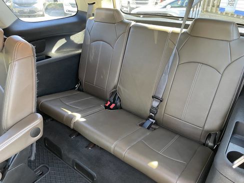 Used 2015 GMC Acadia SLT w/ Technology Package image 12