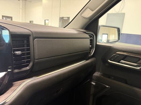 Used 2023 Chevrolet Silverado 1500 LTZ w/ LTZ Convenience Package II AWD/4WD image 25