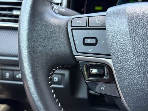 Used 2025 Toyota Camry SE FWD image 21