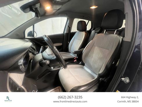 Used 2019 Chevrolet Trax LT w/ LT Convenience Package image 9