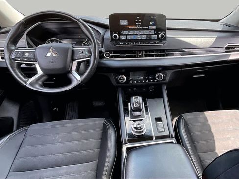 Used 2024 Mitsubishi Outlander SE AWD/4WD image 12