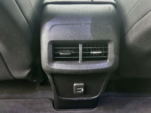 Used 2019 Chevrolet Equinox LT FWD image 27