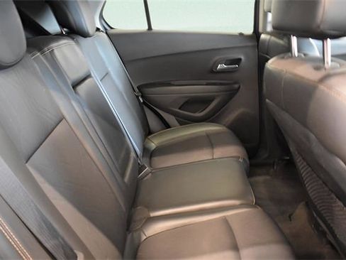 Used 2017 Chevrolet Trax LT w/ LT Convenience Package image 19