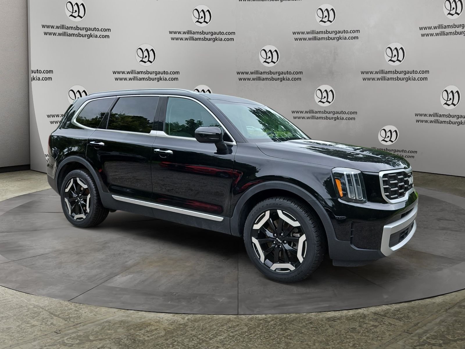 Used 2023 Kia Telluride S FWD image 7
