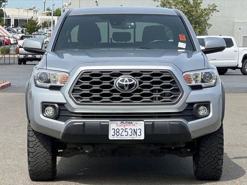 Certified 2022 Toyota Tacoma TRD Off-Road w/ Black Out Package (TMS) image 10