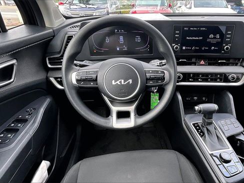 Certified 2024 Kia Sportage LX image 7