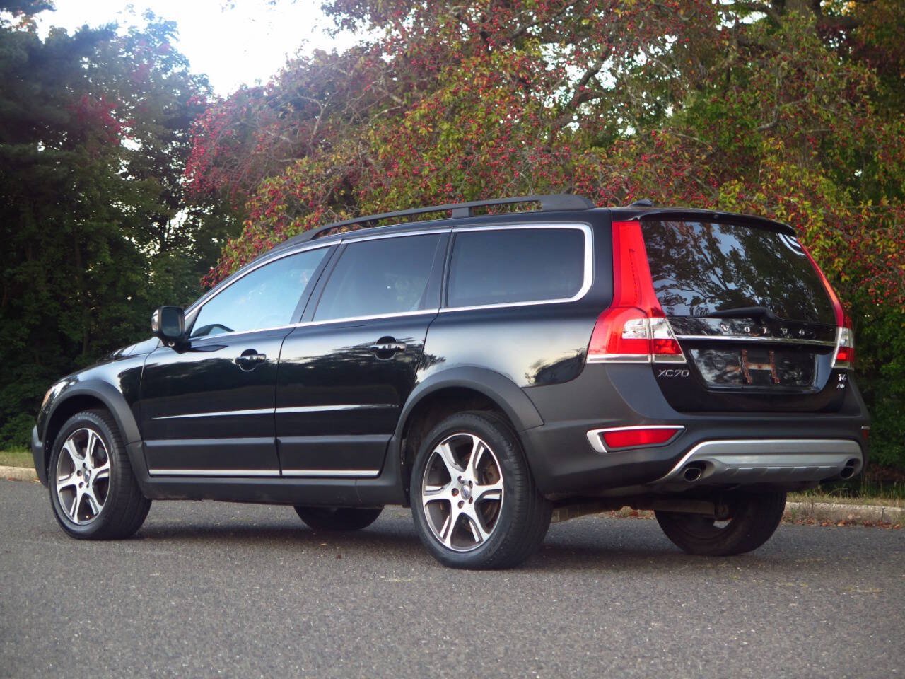 Used 2015 Volvo XC70 T6 AWD/4WD image 3