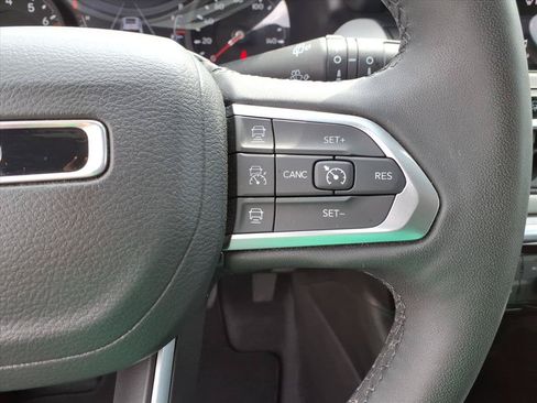 Used 2025 Jeep Compass Limited AWD/4WD image 25