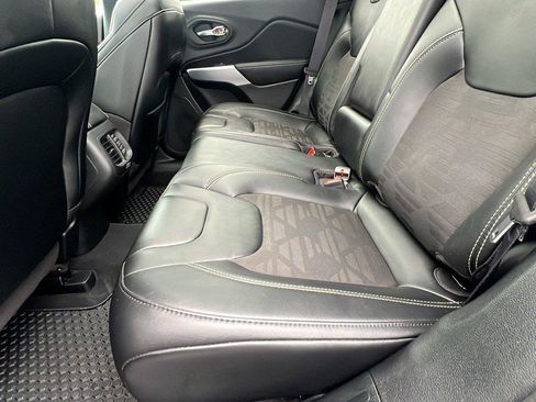 Used 2022 Jeep Cherokee Latitude w/ Sun & Sound Group AWD/4WD image 18