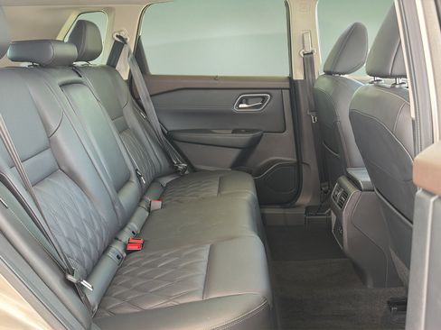 Certified 2023 Nissan Rogue Platinum AWD/4WD image 15