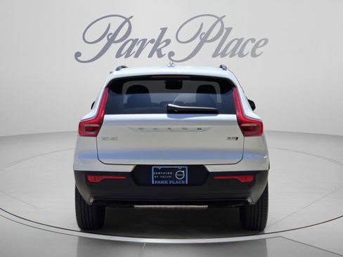 Used 2022 Volvo XC60 B5 Inscription w/ Advanced Package FWD image 4