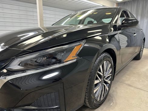 Used 2023 Nissan Altima 2.5 SV FWD image 30