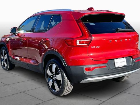 Used 2019 Volvo XC40 T4 Momentum image 10