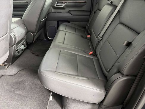 Certified 2025 GMC Sierra 1500 SLT image 36