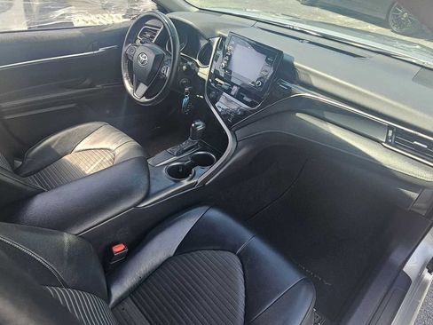 Used 2021 Toyota Camry SE FWD image 9