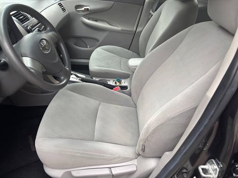 Used 2010 Toyota Corolla LE FWD image 16