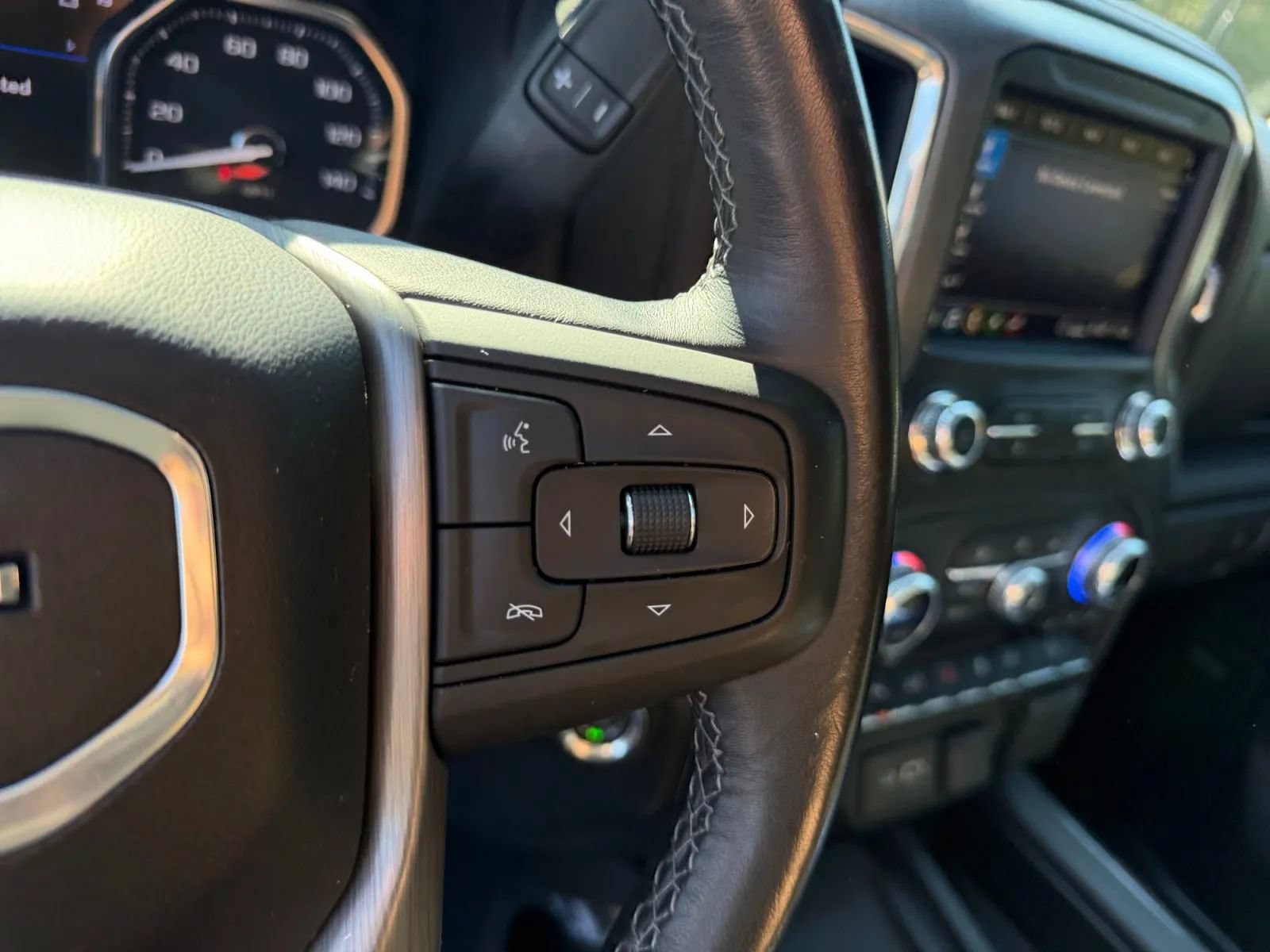 Used 2020 GMC Sierra 2500 Denali w/ Denali Ultimate Package AWD/4WD image 21