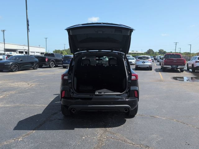 Used 2023 Ford Escape ST-Line w/ Tech Pack #1 FWD image 7