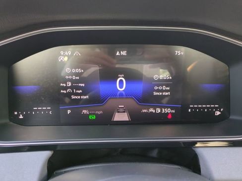 Used 2025 Volkswagen Jetta SE image 32