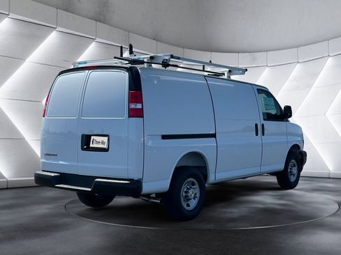 New 2026 Chevrolet Express 2500 w/ Driver Convenience Package RWD image 5