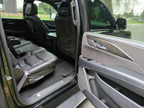 Used 2016 Cadillac Escalade ESV Platinum image 15