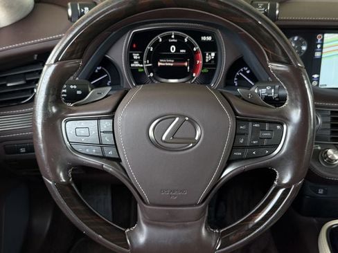 Used 2019 Lexus LS 500 w/ Interior Upgrade Package RWD image 12