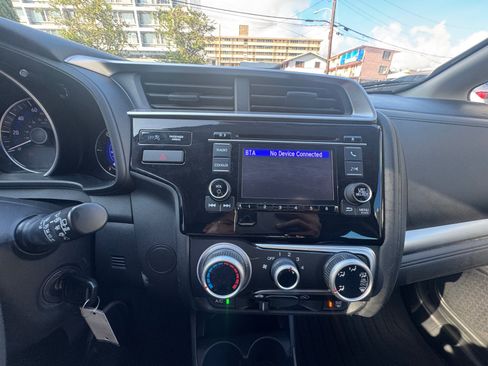 Used 2017 Honda Fit LX image 18