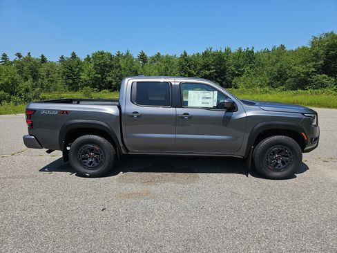 New 2026 Nissan Frontier PRO-4X w/ Pro Premium Package AWD/4WD image 8