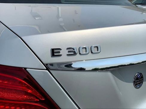 Used 2019 Mercedes-Benz E 300 4MATIC image 8