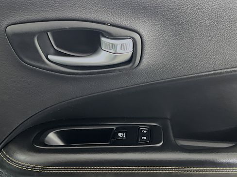 Used 2021 Jeep Compass Limited image 32