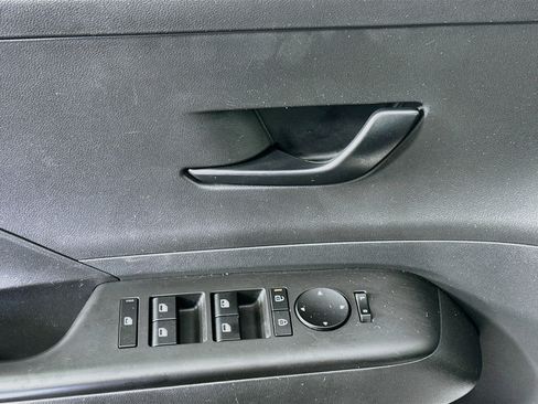 Used 2025 Hyundai Kona SEL FWD image 15
