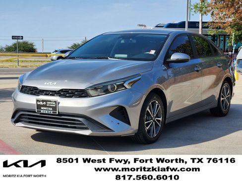 Certified 2022 Kia Forte LXS w/ LXS Technology Package FWD image 3